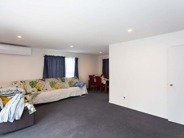 House for rent in Chaslands, Canterbury