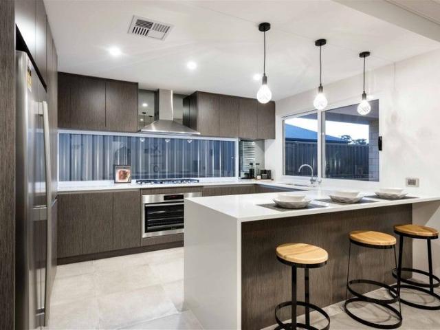 Cottage for sale in Karnup, Western Australia