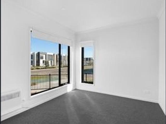 Townhouse for rent in Mode, Melbourne