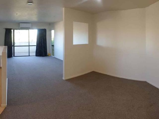 House for rent in Paremoremo
