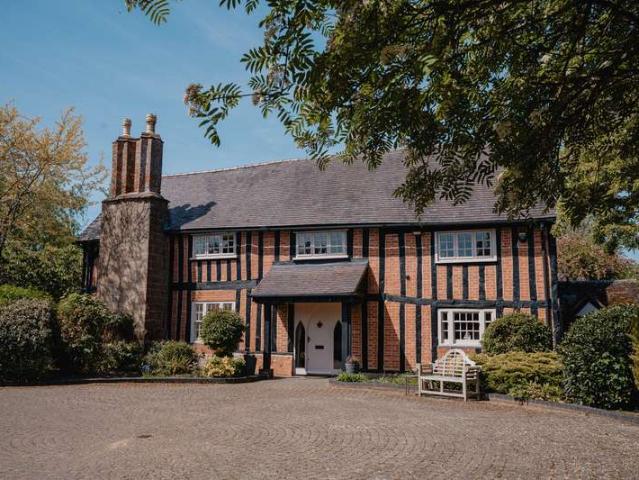 Farm for sale in Hanbury, Crookhill
