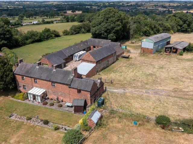 House for sale in Stanley, Caldermill