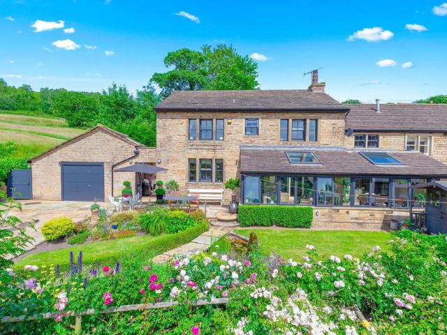 House for sale in Farnhill, North Yorkshire