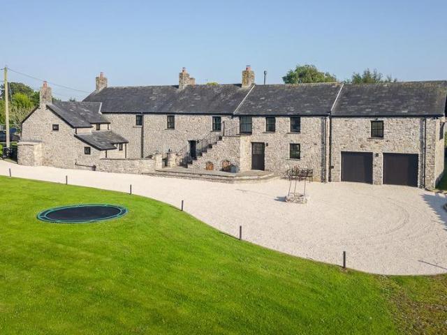 House for sale in Welsh St. Donats, Ystradowen