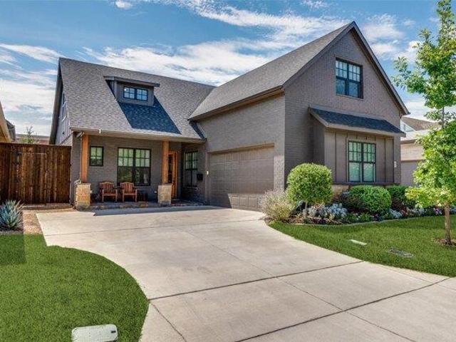 House for sale in Farmers Branch, Texas