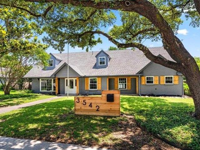 House for sale in Farmers Branch, Texas