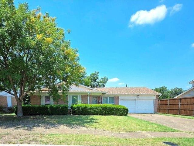 House for sale in Farmers Branch, Texas
