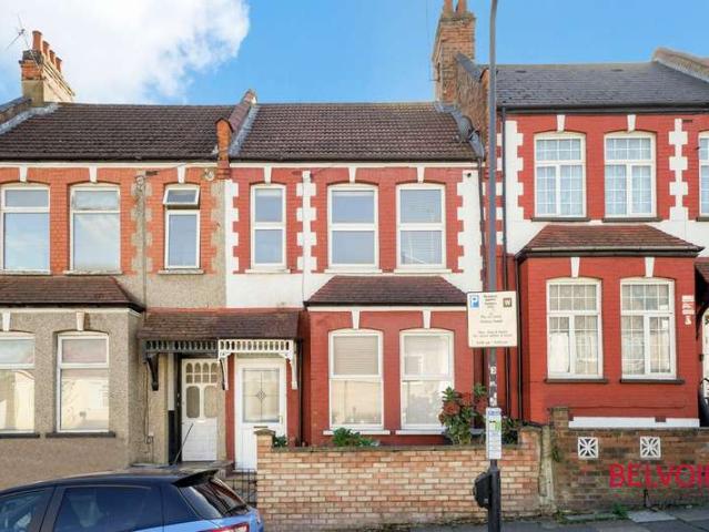 Flat for sale in London Borough of Brent, Greater London