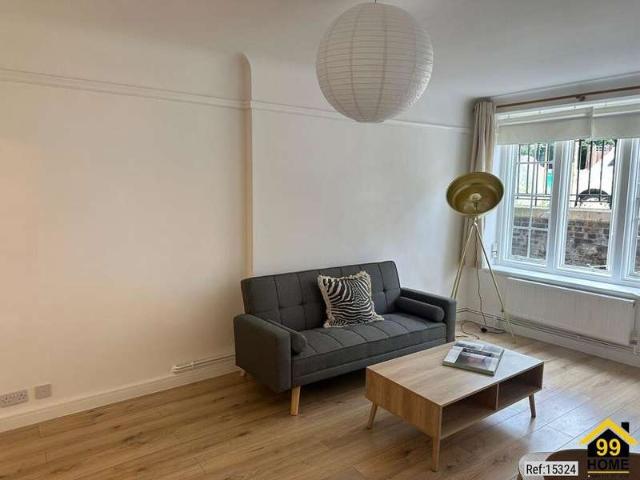 Flat for rent in South Hampstead, Greater London