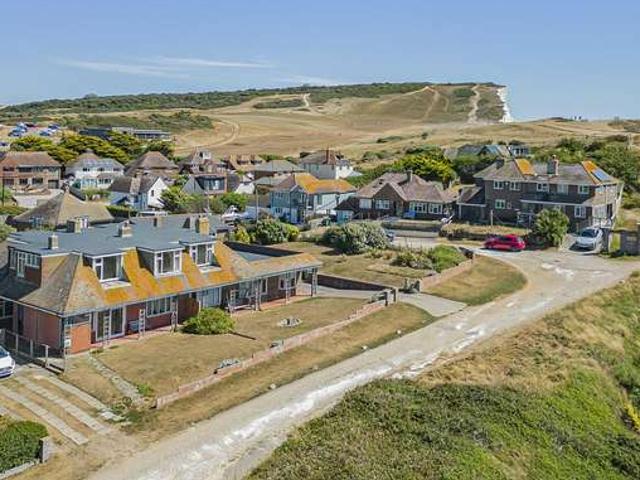 Flat for sale in Seaford, Iford