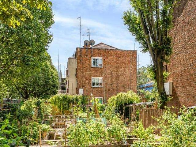 Flat for sale in Notting Hill, Greater London