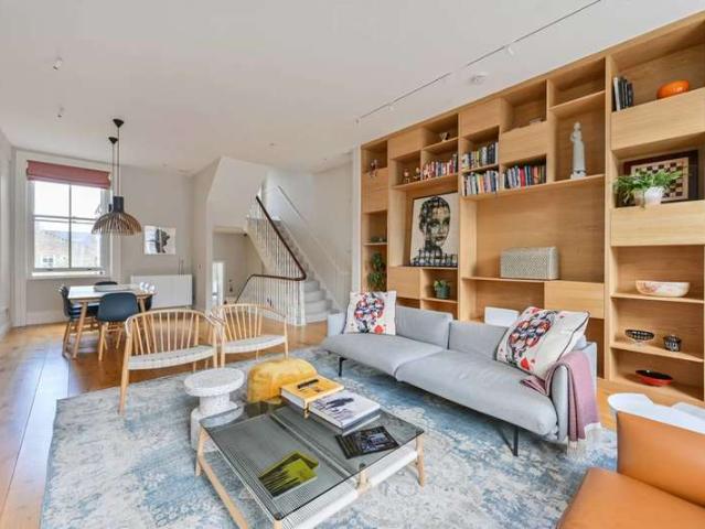 Flat for sale in West Brompton, West Kensington