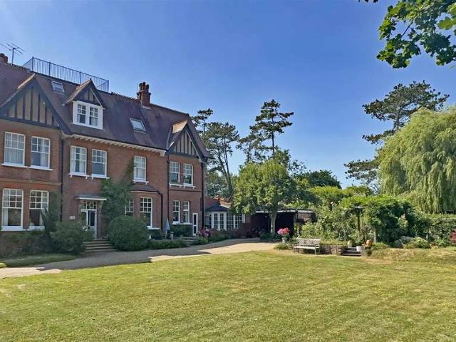 Flat for sale in Red Hill, Surrey