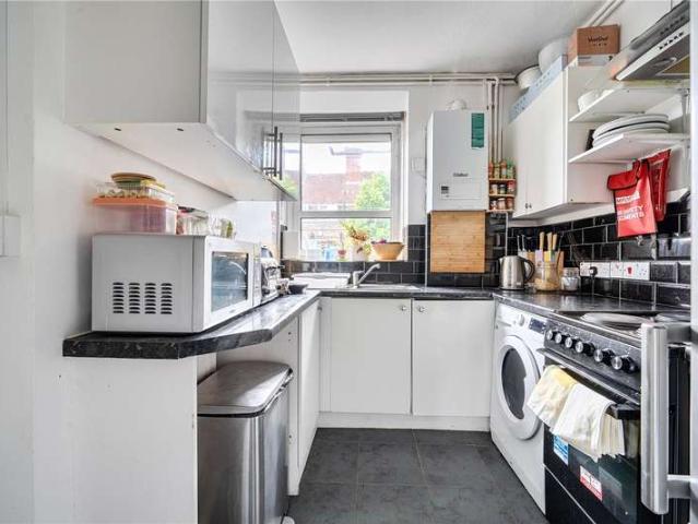 Flat for sale in Chalk Farm, Greater London