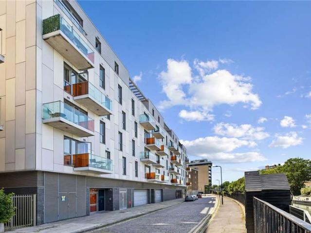 Flat for sale in Hoxton, De Beauvoir Town