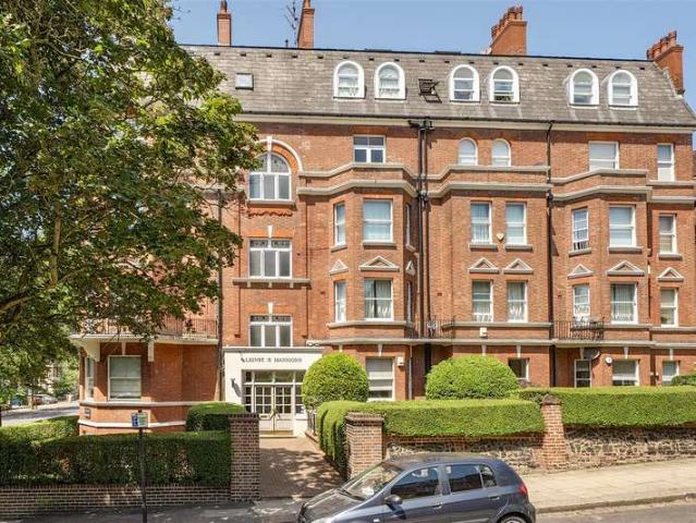 Flat for sale in West Hampstead, Greater London