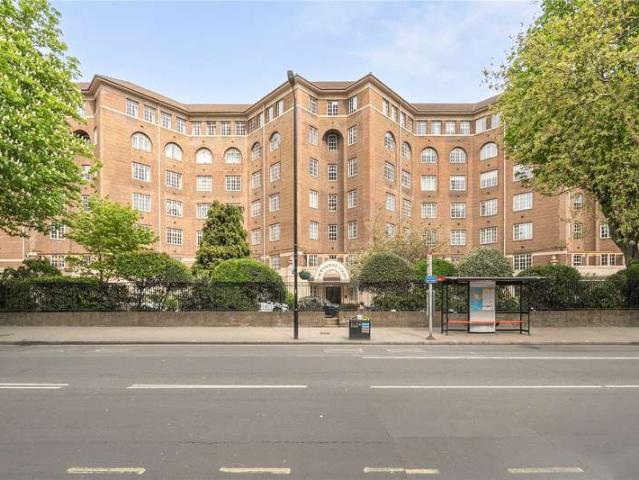 Flat for sale in St. John's Wood, Greater London