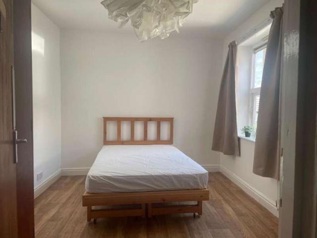 Flat for sale in Saint George's, South Yorkshire