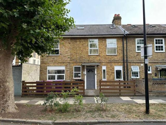 Flat for rent in Isle Of Dogs, Greater London