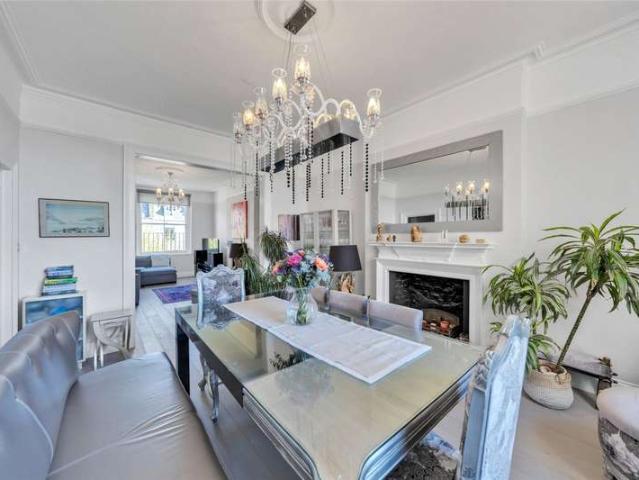 Flat for sale in Maida Vale, Greater London