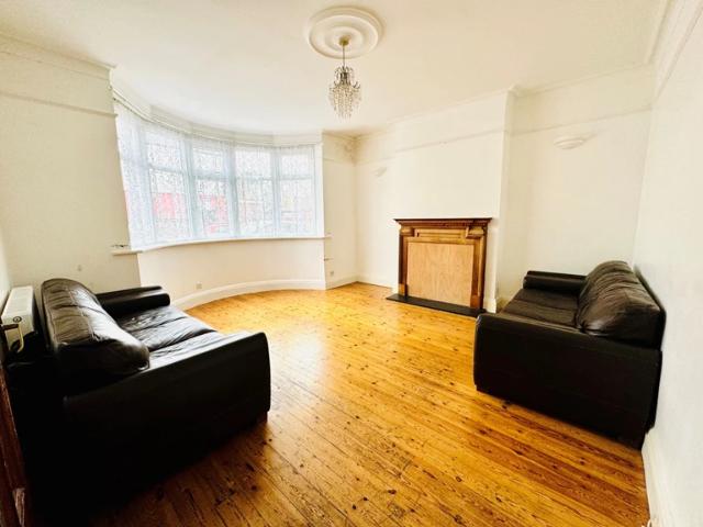 Apartment for rent in Dollis Hill, Greater London