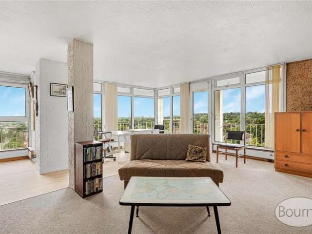 Flat for sale in Horsell, Woking