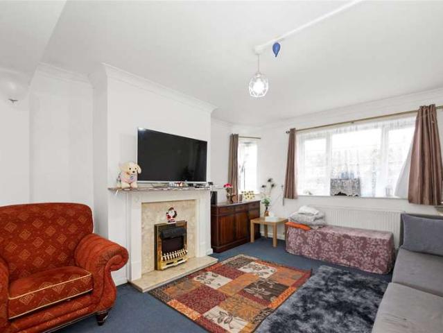 Flat for sale in London Borough of Croydon, Greater London