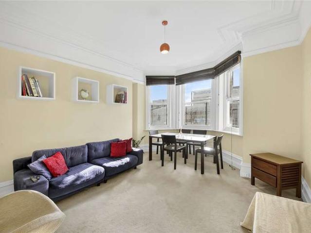 Flat for sale in Saint Giles, Bloomsbury