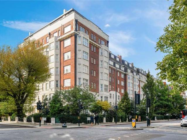 Flat for sale in St. John's Wood, Greater London