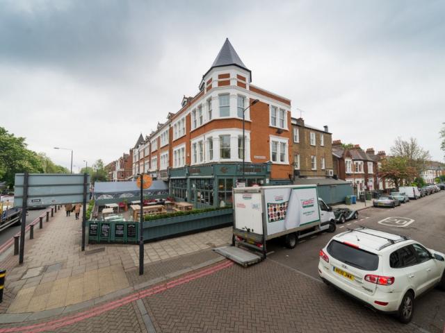 Apartment for rent in Stockwell, Greater London