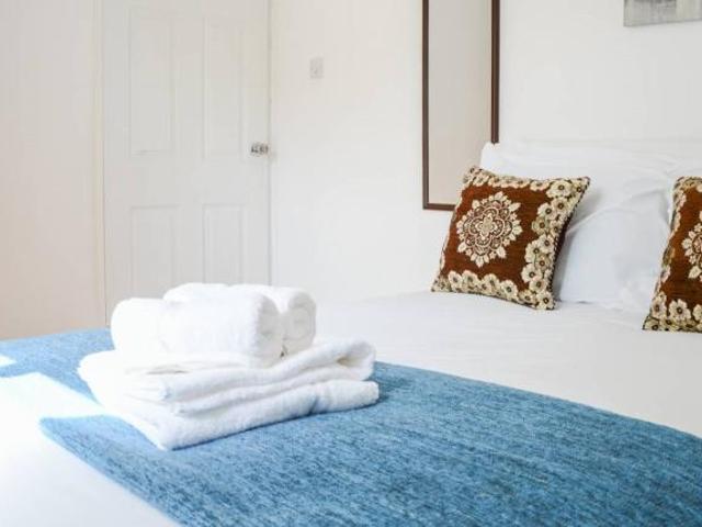 Apartment for rent in Limehouse, Greater London