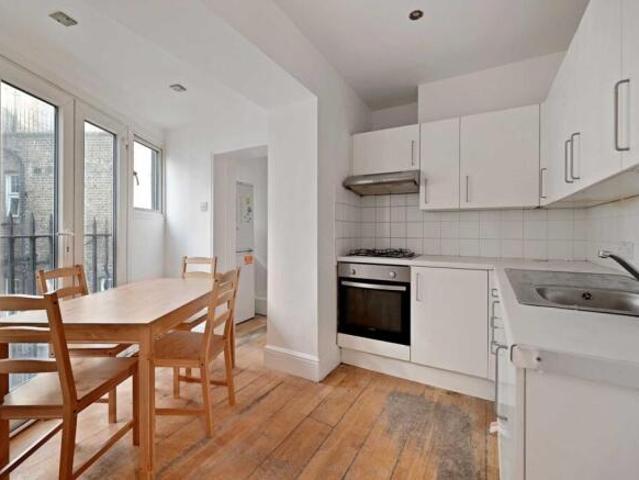Flat for rent in Cat Hill
