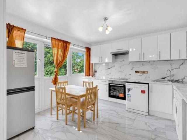 Flat for rent in Cat Hill