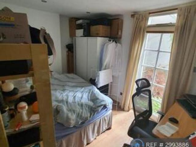 Flat for rent in Cat Hill
