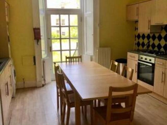 Flat for rent in Newington, Scotland
