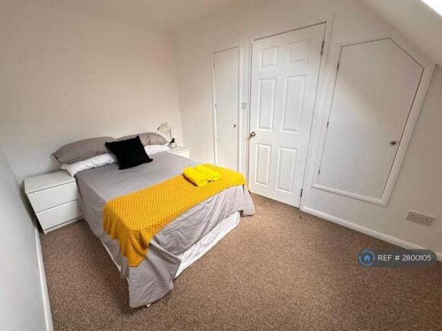 Flat for rent in Cat Hill