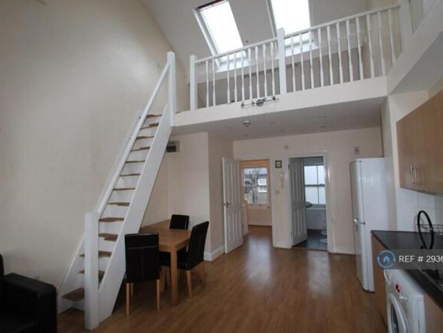 Flat for rent in Cat Hill