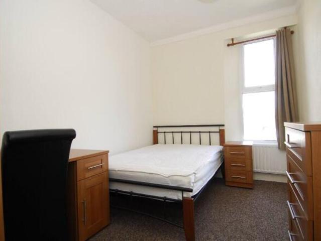 Flat for rent in Follaton, Strode