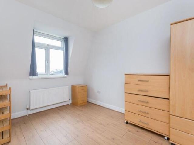 Flat for rent in Acton, Greater London