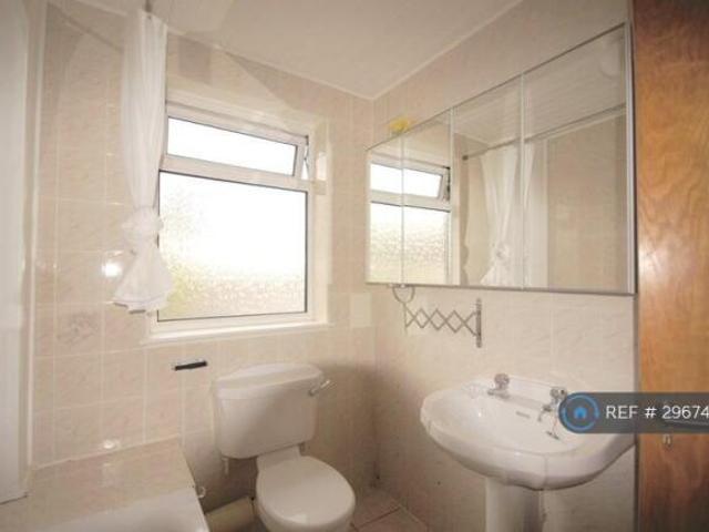 Flat for rent in Cat Hill
