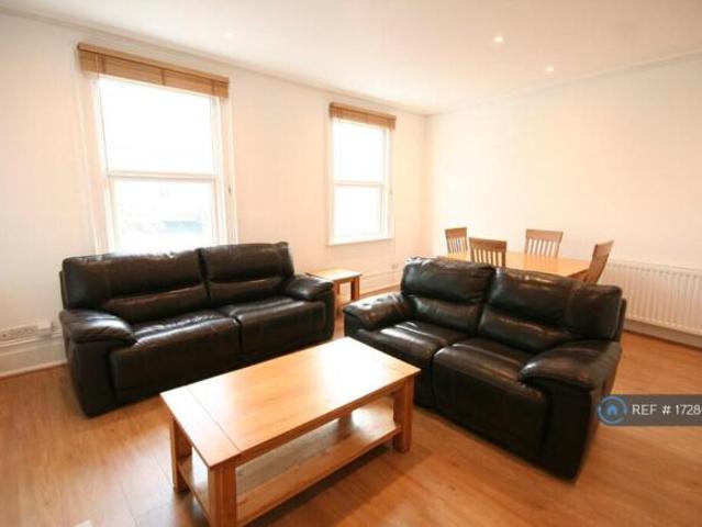 Flat for rent in Cat Hill