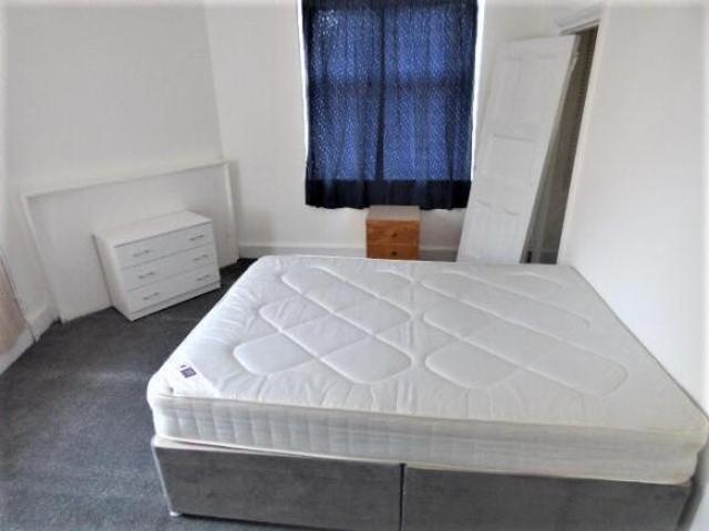 Flat for rent in Cat Hill