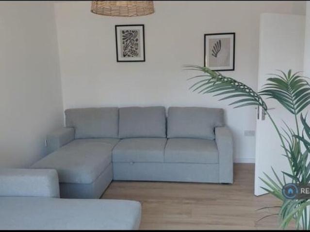 Flat for rent in Cat Hill
