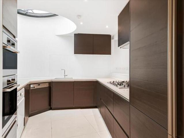 Flat for rent in Cat Hill
