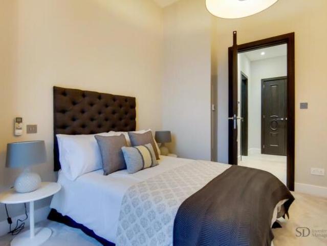 Flat for rent in Cat Hill, England