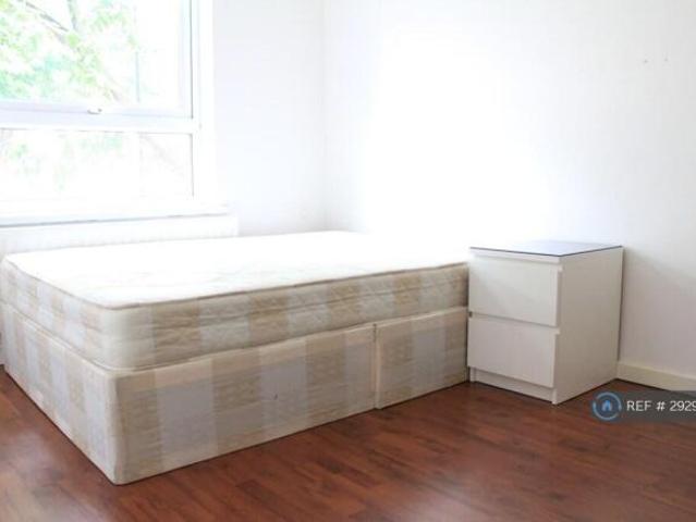 Flat for rent in Cat Hill