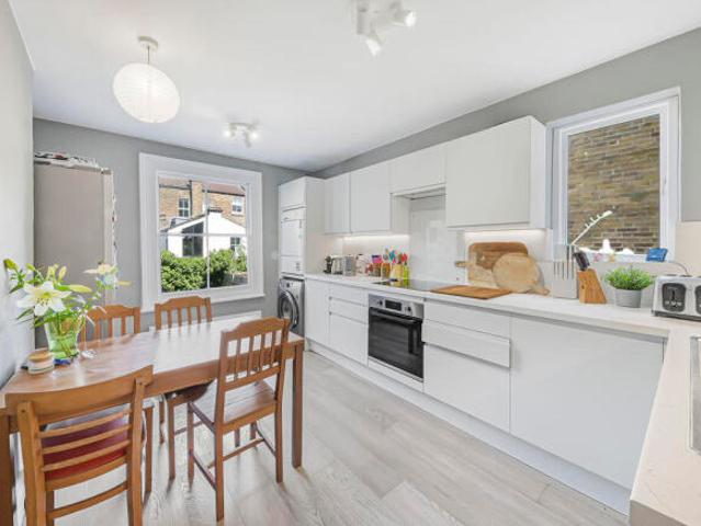 Flat for rent in Brixton, South Hams