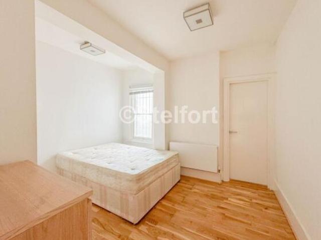 Flat for rent in Cat Hill
