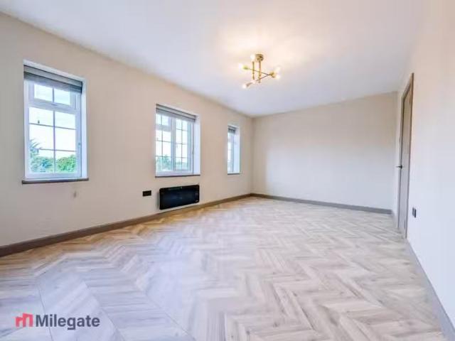 House for rent in Malden Rushett, Greater London