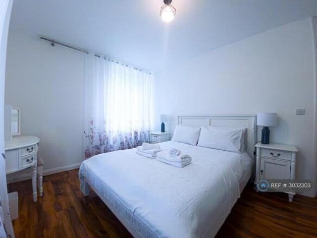Flat for rent in Cat Hill